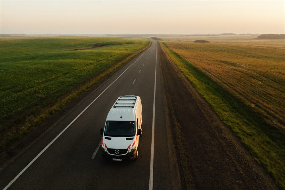 Медичний автомобіль у дорозі — перевезення по Україні та Європі